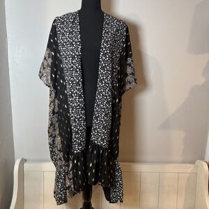 Umgee Plus Paisley Floral Kimono Black Gold Size XL/1XL Style WK5067